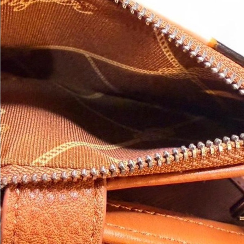 Wrangler Cowhide Pattern Wallet with Tan Accents - Picture 7 of 7